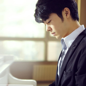 苍月奥特曼12集无删减播放
